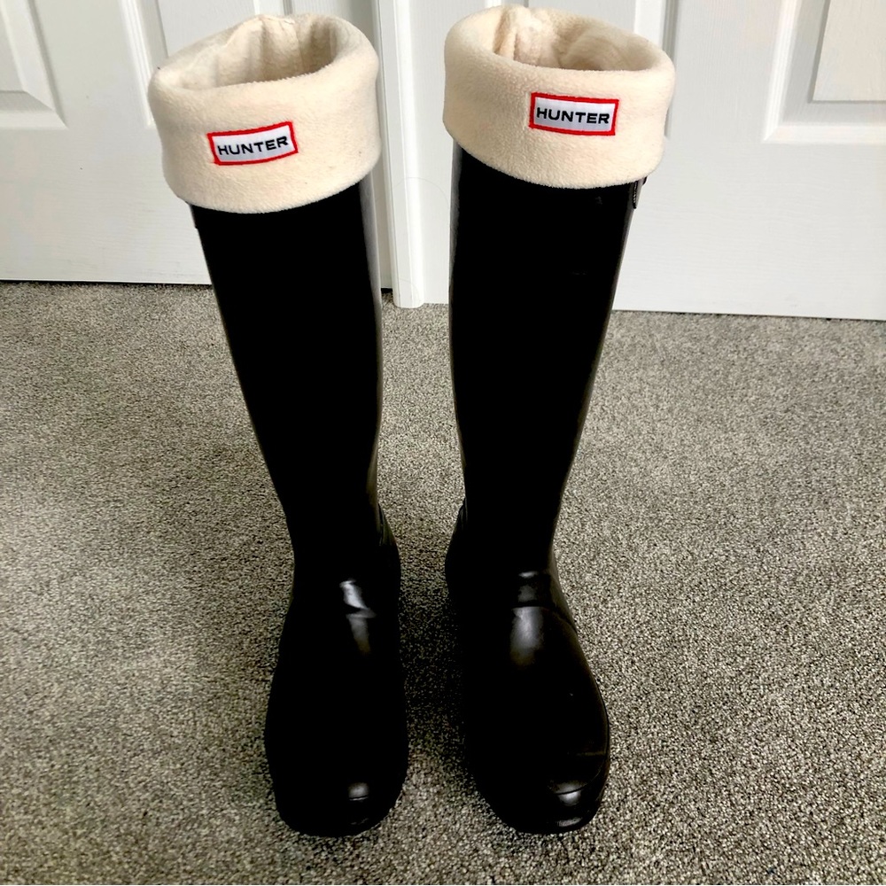 Hunter Boots Tall Brown Size 7.5  and Cream Socks Socks Medium
